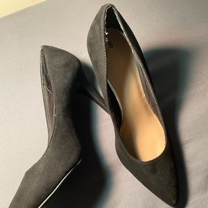 Pointed-toe heels.